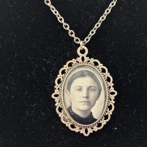 Catholic Saint Medalion with Chain