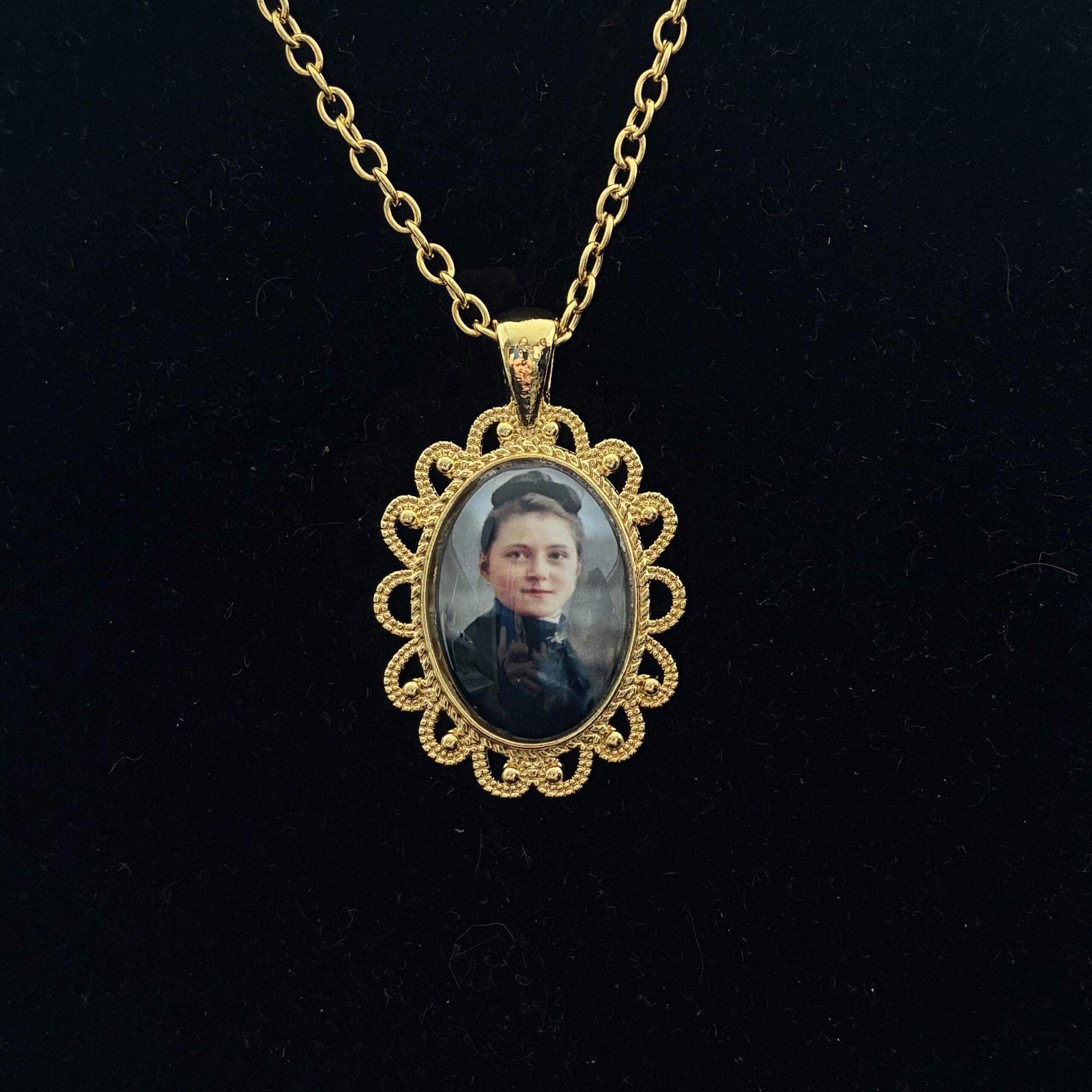 Catholic Saint Medalion with Chain