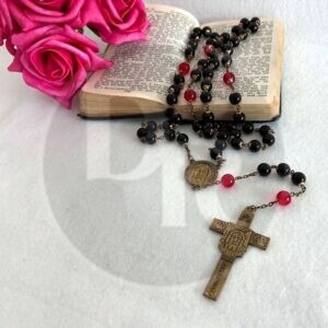 Holy Face Rosary by Divine Rosaries UK