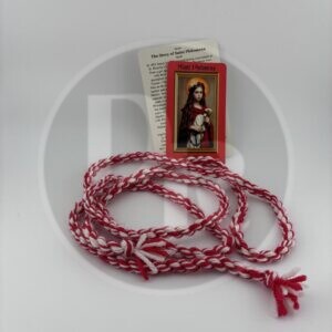 A red and white cord belt with two prayer cards.